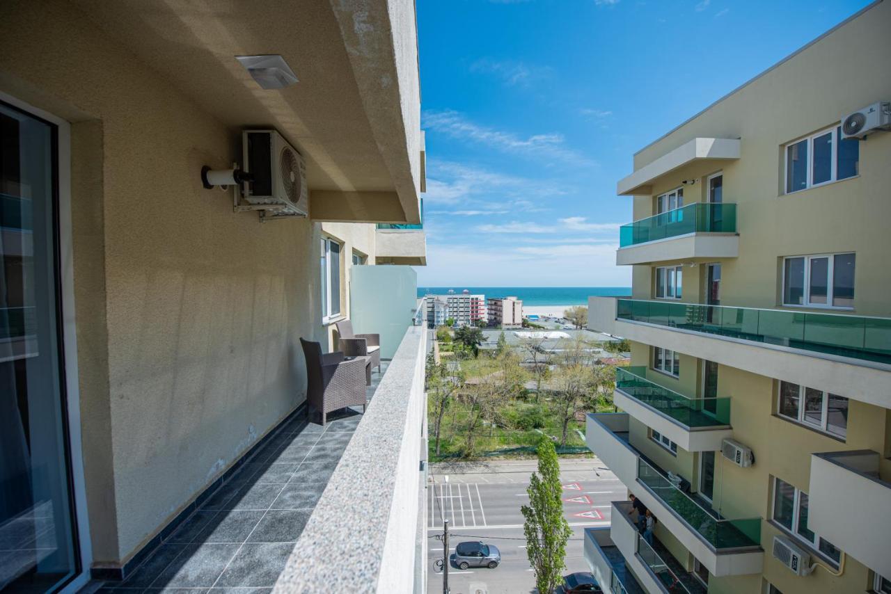 Moonlight Sky Mamaia Apartment Екстер'єр фото