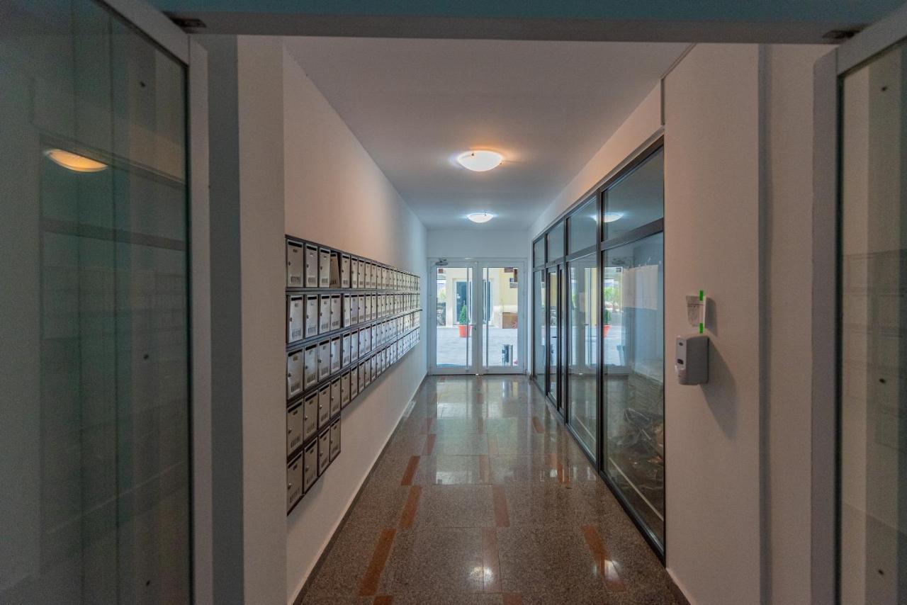 Moonlight Sky Mamaia Apartment Екстер'єр фото