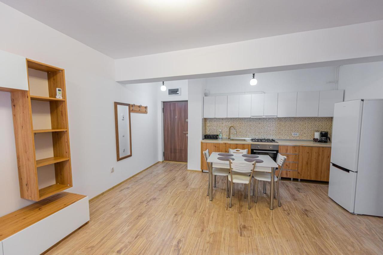 Moonlight Sky Mamaia Apartment Екстер'єр фото
