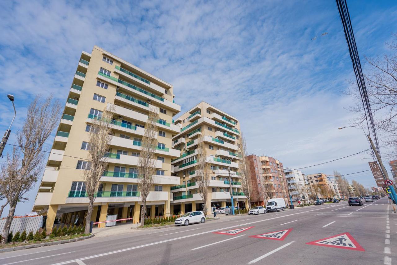 Moonlight Sky Mamaia Apartment Екстер'єр фото